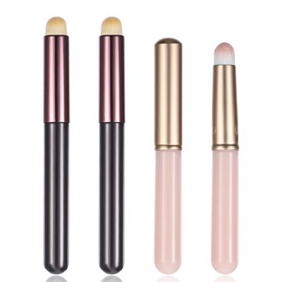 4 Pcs Lip Brush, Lipstick Brush Makeup Blending Applicator Lip Smudge Brushes Lip Gloss Wands Flat Head Brush Applicator Tool Kits with Lid for Lipstick Lip Gloss