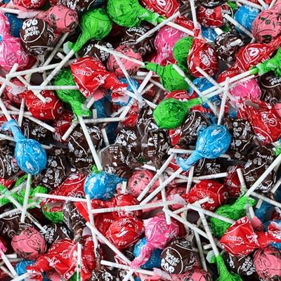 Fun Flavor Assorted Toot-sie Lollipops Bulk, Filled Chocolate Tootsy Roll Pops with Bright Fruity Flavors, by Queen City Candy Cave (4 Pound)
