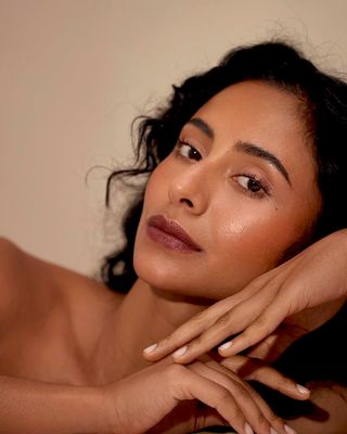 Henn Organics Luxury Lip Tint - Moisturizing, Sheer Natural Color - Nightfall (Dark Red)