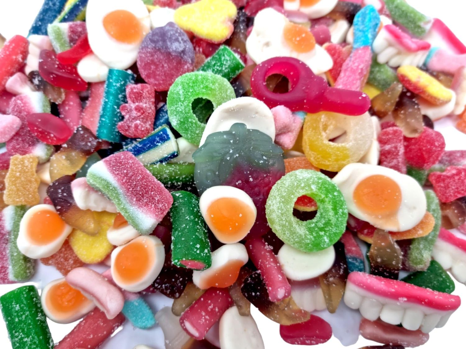CR Snacking Pick &amp; Mix Sweets 1kg - 20 Varieties Fizzy, sour and Jelly Sweets, premium quality pick and mix sweets, Large Retro Candy Assortment Bag - for Children, Adults, Christmas