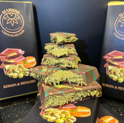 Viral DUBAI Chocolate Large 190g Milk Chocolate Bar, Pistachio Knafeh Flavor by MANSUR Est. 1891 Ideal for Christmas, Birthdays, Easter, Anniversaries, Thanksgiving & Special Treats