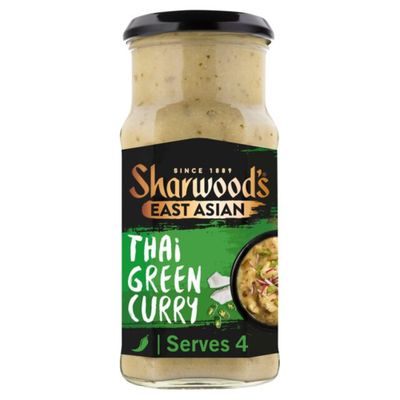 Sharwood's Thai Green Curry Sauce - Coconut Milk, Lemongrass &amp; Green Chilli, Mild Thai Blend, 415 g Jar (Pack of 1)