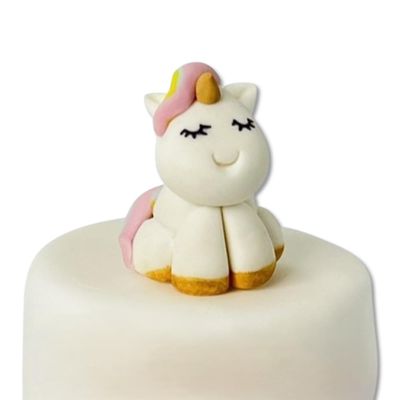 SugArt Unicorn Edible Cake Toppers Handmade Animal Cake Decorations for Birthdays, Easter Decorations or Baby Showers Perfect on Fondant, Butter Cream, &amp; Icing Sugar Cakes Contains Food Colors
