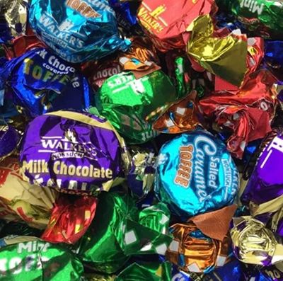 Walkers Assorted Toffees - 1kg Bulk Bag Classic Toffee Sweets, Assorted Flavours, Retro British Candy, Perfect for Parties, Sharing &amp; Gifting