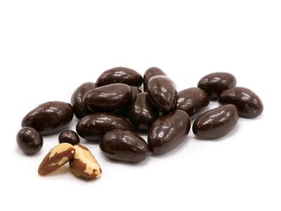 Persis Dark Chocolate Covered Brazil Nuts - Premium Whole Brazil Nuts Coated in Rich Dark Chocolate Gourmet Snack, Natural Ingredients, High in Selenium - 500g