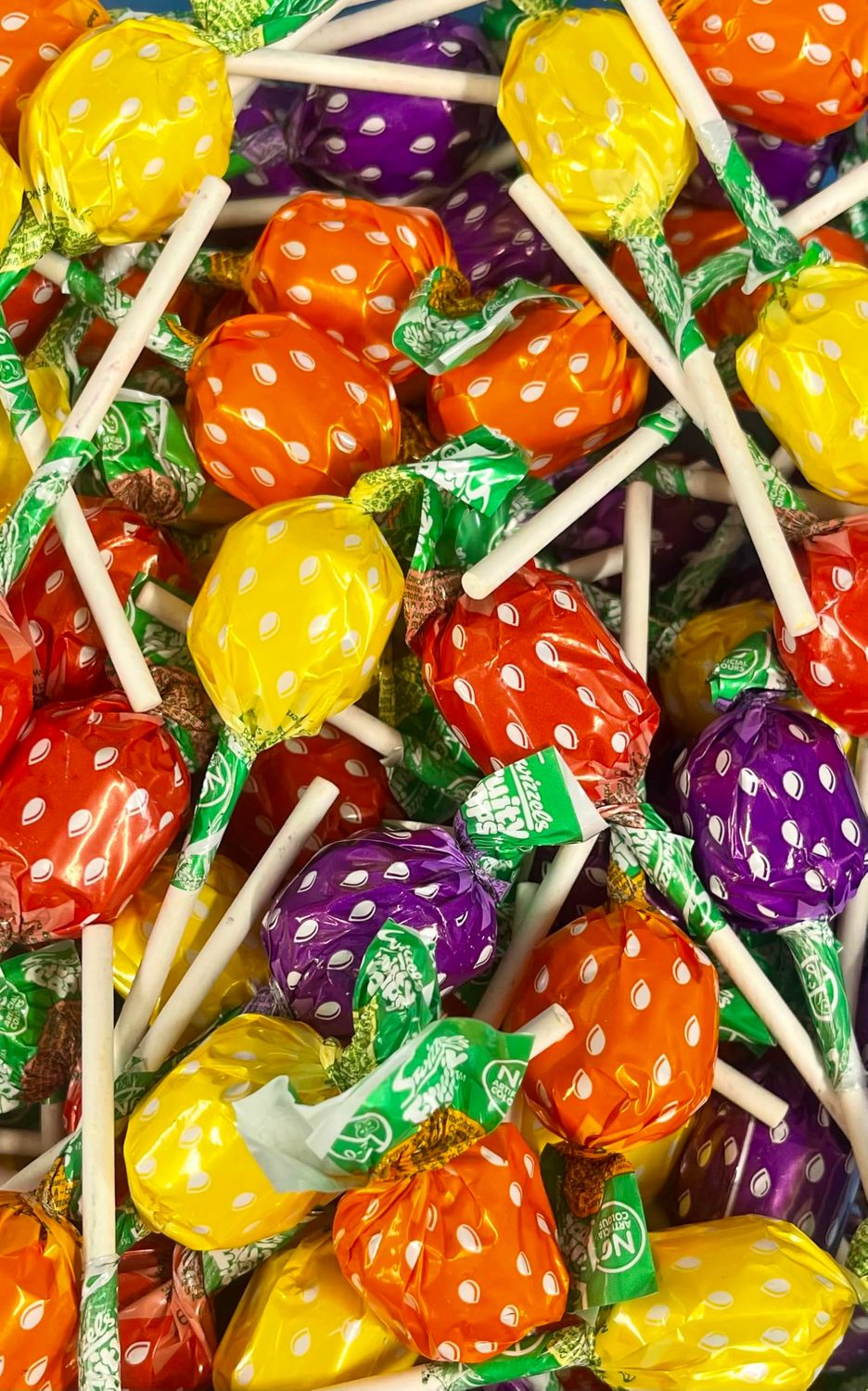 Swizzels Retro Individually Wrapped Sweets Bulk Box Assorted Sweet Pick and Mix Selection For Parties, Gifts, Sharing, Seasonality, Special Events (Swizzels Fruity Pop Lollies x 20)