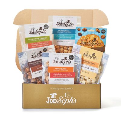 Joe &amp; Sephs Movie Night In Box (1x500g) Chocolate Bites and Gourmet Popcorn, 7 flavours, movie night snacks, gifts for men and women, air-popped, sweet and salty flavours