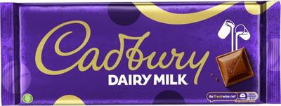 Cadbury Dairy Milk Chocolate Bar, Smooth &amp; Creamy Milk Chocolate, The Perfect Valentines Day Gift, 360 g (Pack of 1)