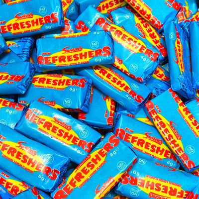50 Refreshers Chews Sweets 50 Pack Bulk Bag Assorted Sweet Pick and Mix for Parties, Gifts, and Sharing.