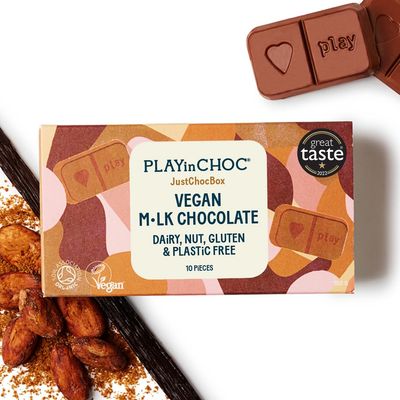 PLAYin CHOC JustChoc Vegan Chocolate, Award-Winning Organic And Dairy Free Chocolate, Organic Peruvian Cacao, Vegan Chocolate Gifts, Lactose Free Chocolate Bar (M lk, 100g)