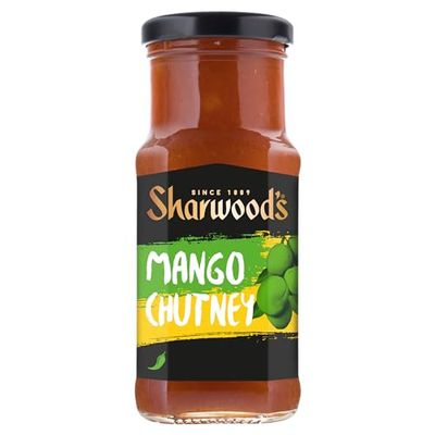 Sharwood's Indian Green Label Mango Chutney - Sweet &amp; Spicy Indian Favourite, 530 g Family Size Jar (Pack of 1)