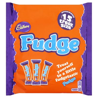 Cadbury Fudge Treatsize Chocolate 15 Bar Multipack, Rich Chocolate and Creamy Fudge, Perfect for Trick or Treat Gifts or Halloween Party, 202g (Pack of 1) Cadbury Fudge Treatsize Chocolate 15 Bar Multipack, Rich Chocolate and Creamy Fudge, Perfect for Trick or Treat Gifts or Halloween Party, 202g (Pack of 1)