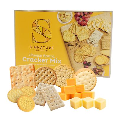 Assorted Cracker Selection for Cheese Board - Signature Selection Box of 6 Varatieties of Crackers for Cheeseboard 200g Christmas Crackers for Any Cheese, Chutneys. Birthday or Christmas Hampers