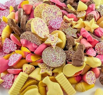 Krazy Kandi Chocolate Pick &amp; Mix 500g Bag Featuring Classic Hannahs Candy White &amp; Milk Chocolate Sweet Assortment