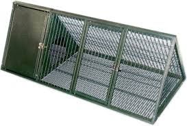 AUSTWIDE Triangle Metal Hutch - Small