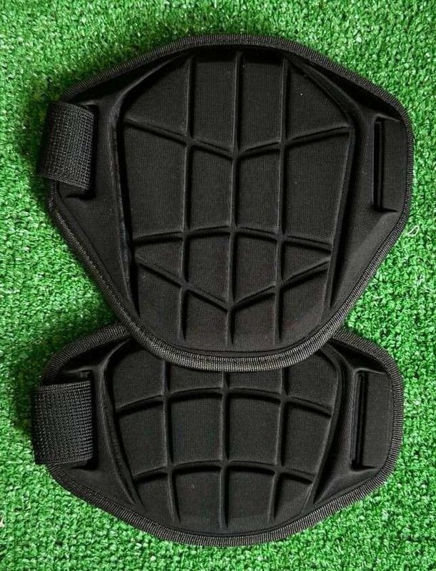 Protector Codo Negro