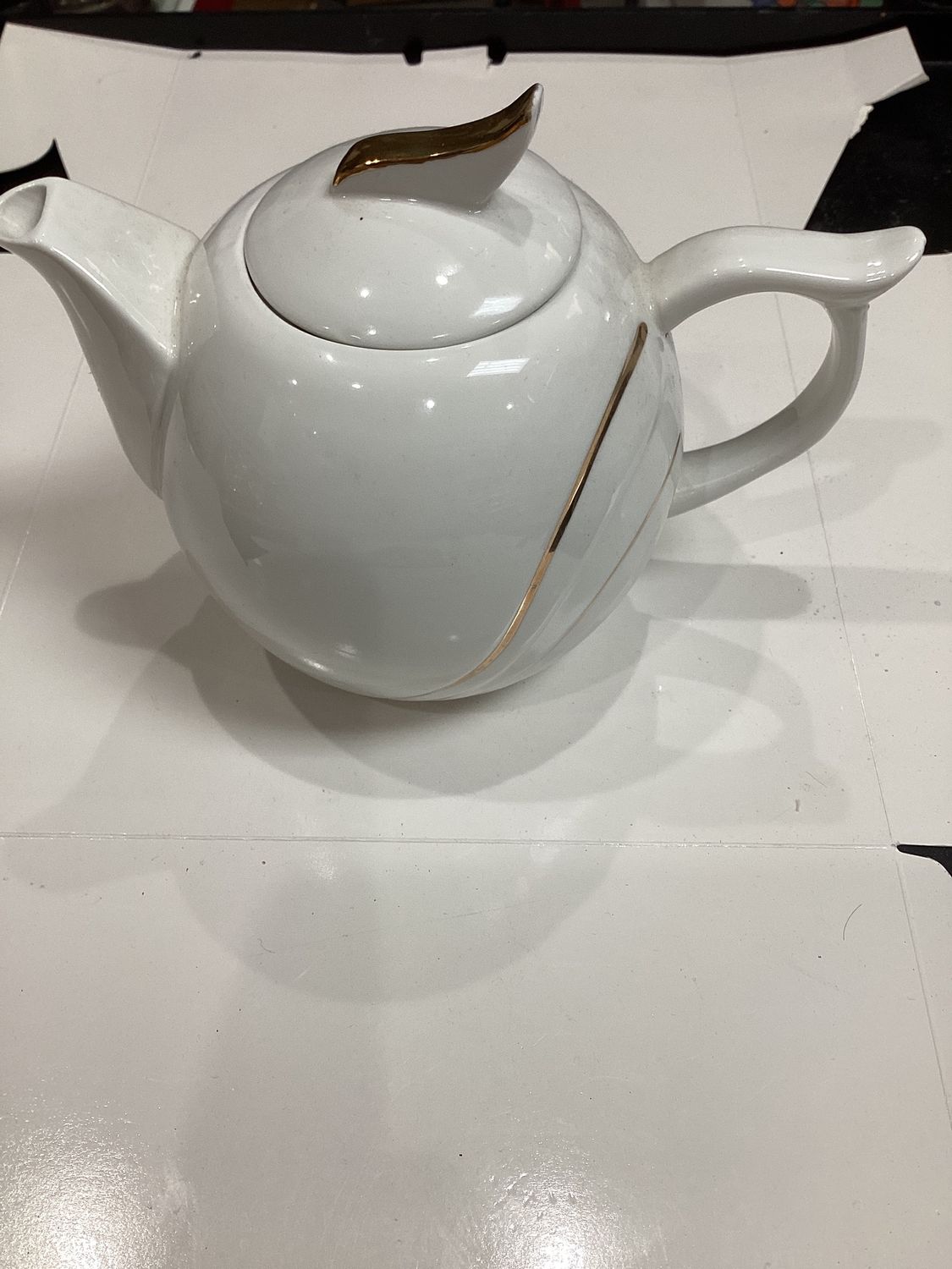 porcelain teapot white&amp;gold