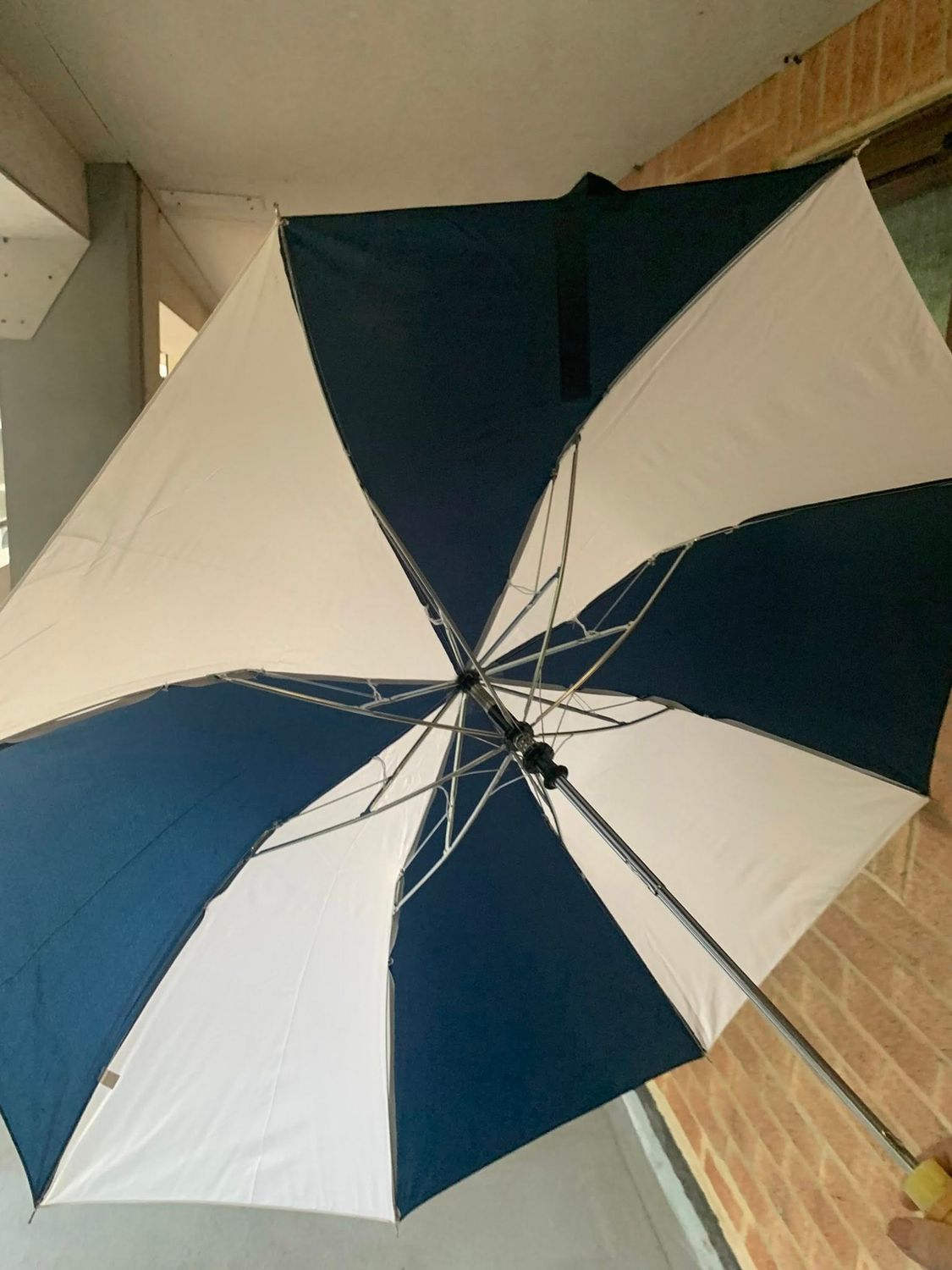 Windproof Travel Umbrella - Light, Automatic, Strong and Portable - Wind Resistant, Small Folding Backpack Umbrella for Rain