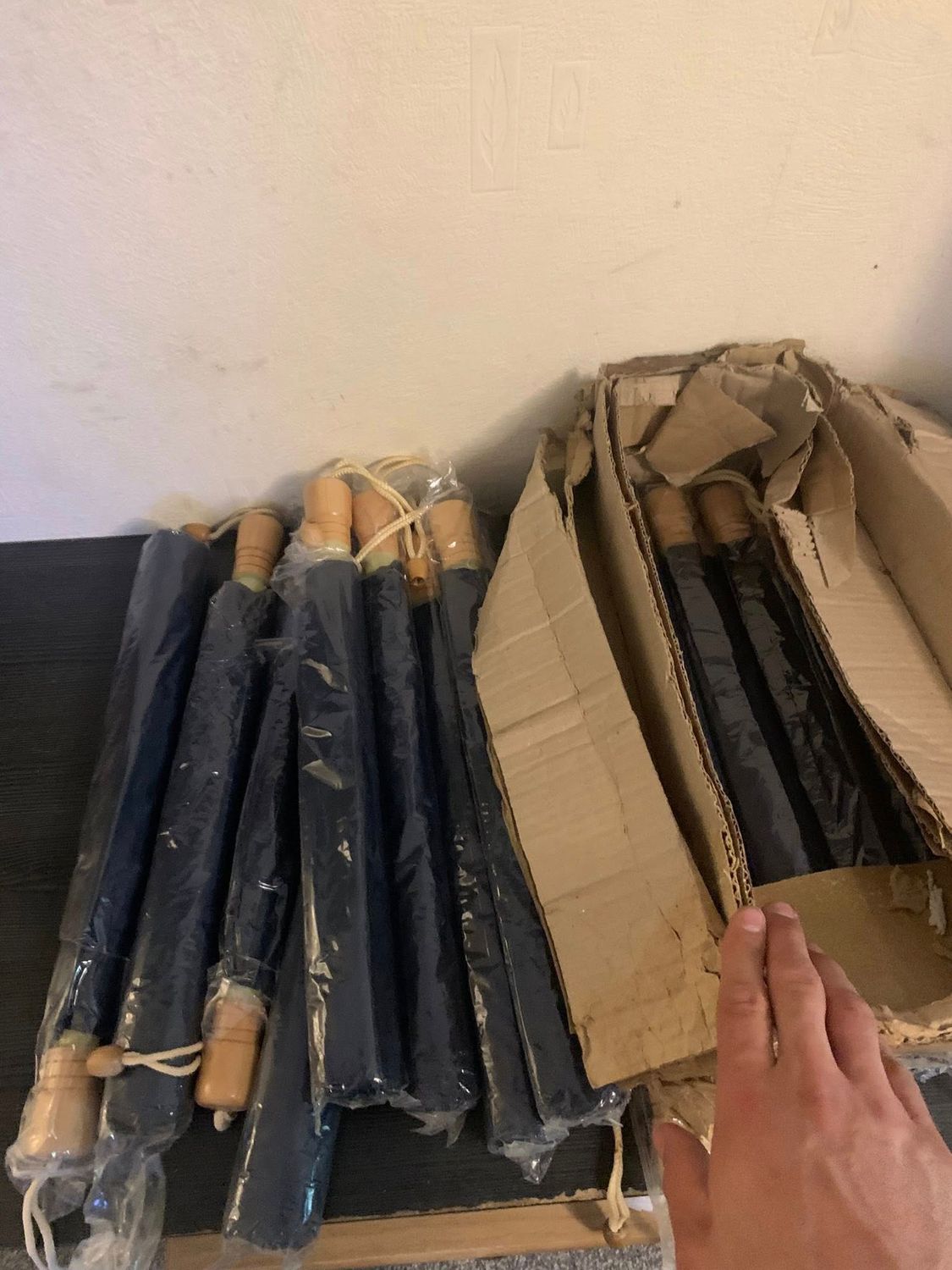 Windproof Travel Umbrella - Light, Automatic, Strong and Portable - Wind Resistant, Small Folding Backpack Umbrella for Rain