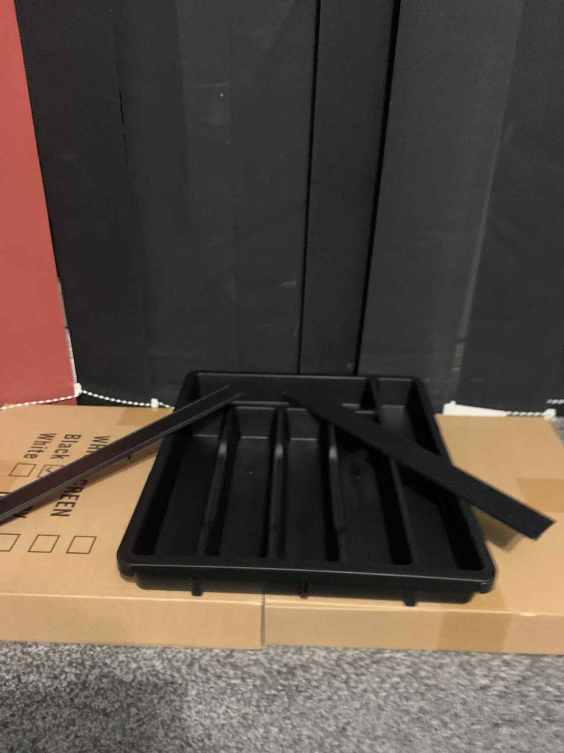 KreuRaxy Cutlery Drawer Organiser - Expandable Kitchen Drawer Storage Organiser - Black