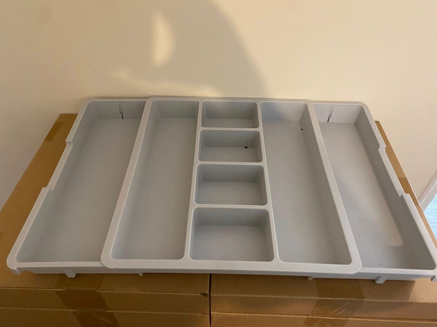 KreuRaxy Cutlery Drawer Organiser - Expandable Kitchen Drawer Storage Organiser - Grey