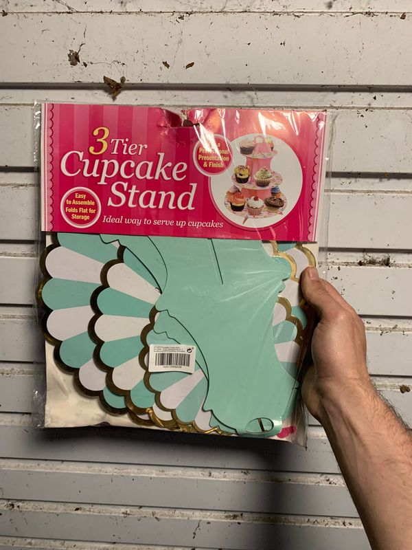 NEW - 3 Tier Cupcake Stand