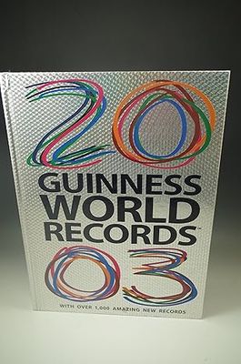 Guinness World Records 2003 Hardcover – 1 Aug. 2002