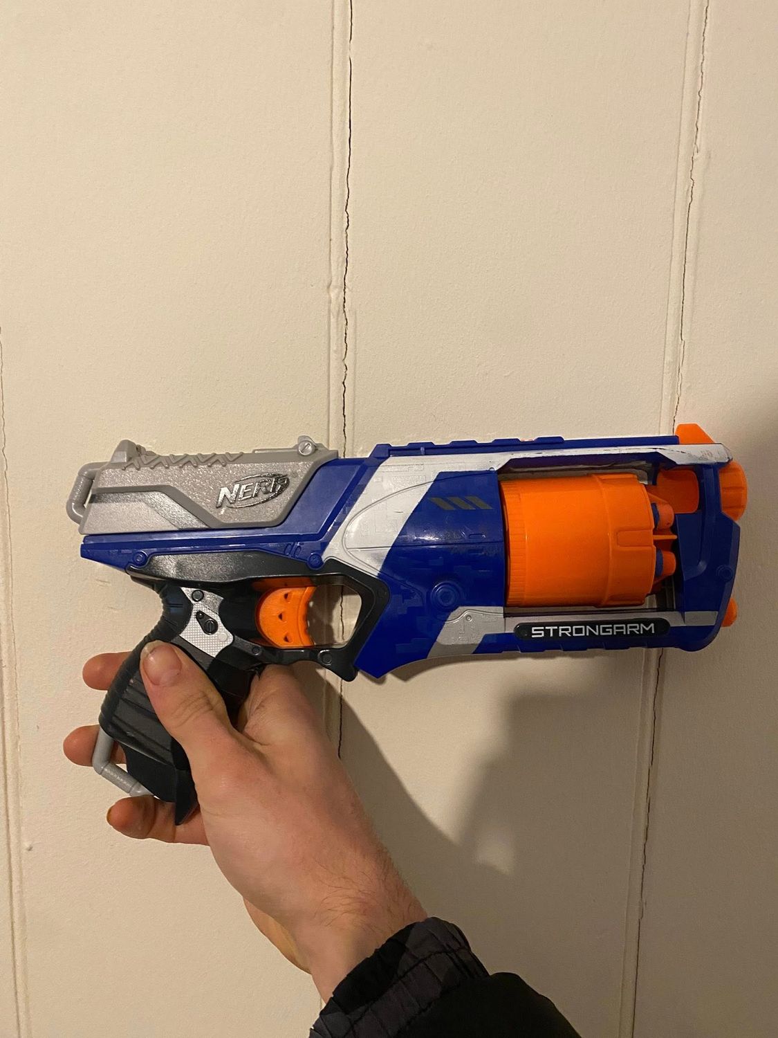 Nerf guns with bullets Each gun contains bullets (fully loaded)