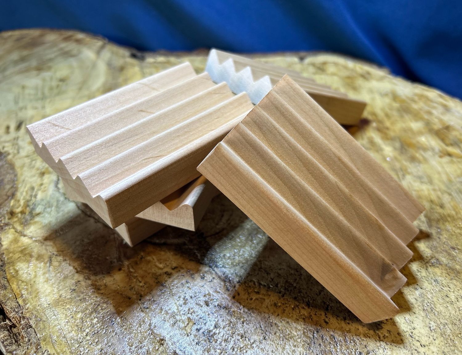 Natural Adler Wood Soap Dish