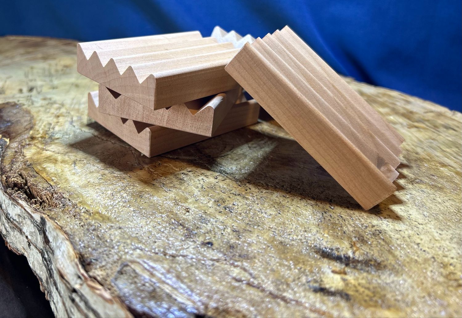 Natural Adler Wood Soap Dish