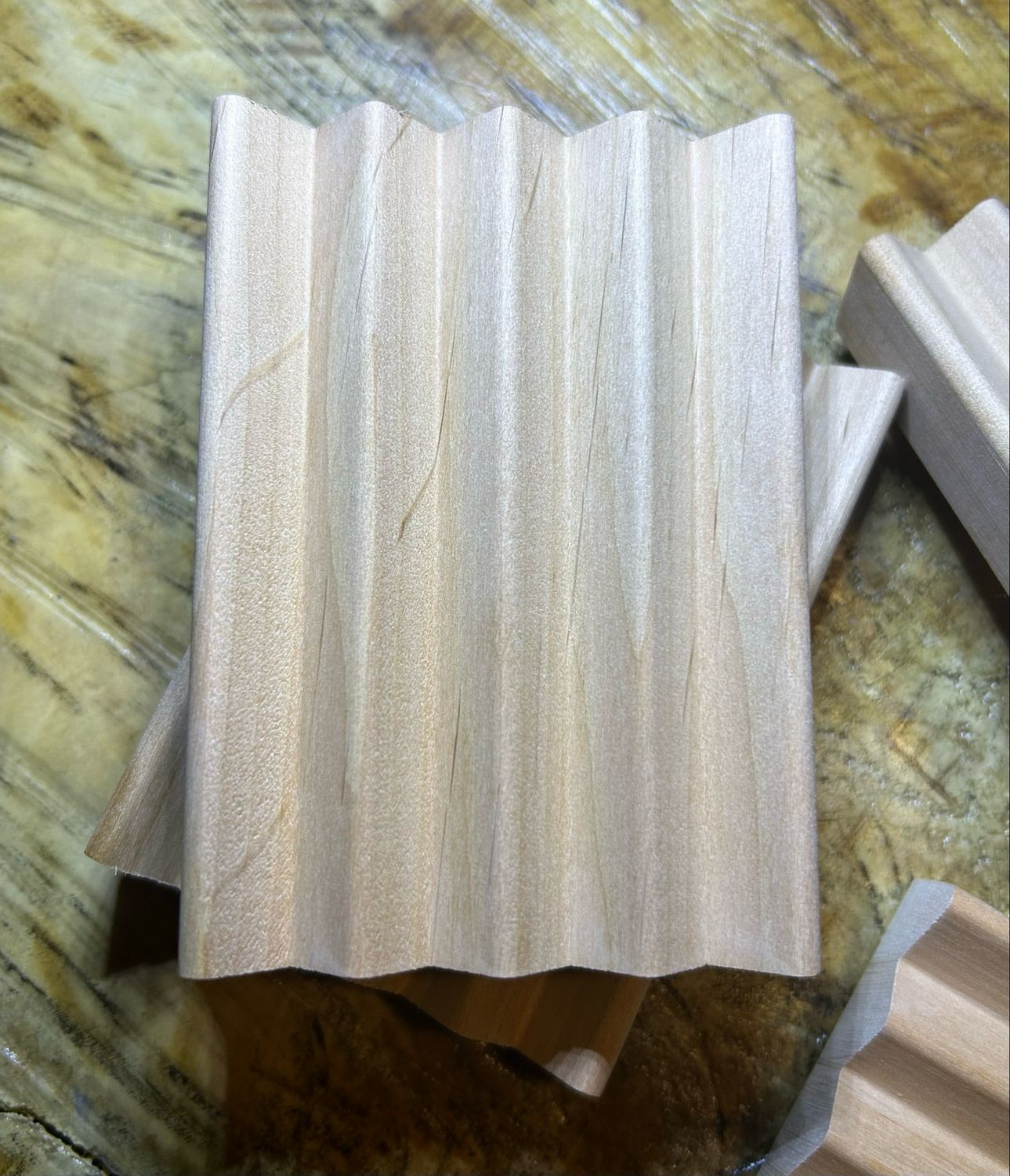 Natural Adler Wood Soap Dish