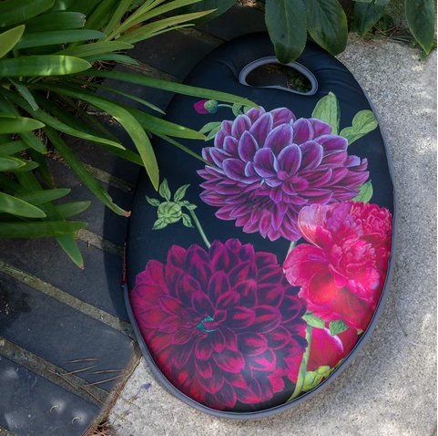 British Bloom Gloves & Kneelo Gardening Gift Set British Bloom Gloves & Kneelo Gardening Gift Set