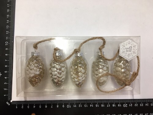 5 Pinecones on a Rope Hanging Decoration 5 Pinecones on a Rope Hanging Decoration