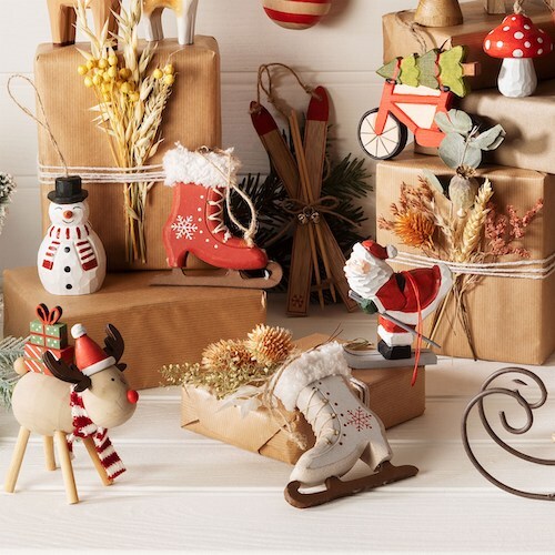 Classic Wooden Snowman Shaped Decoration Classic Wooden Snowman Shaped Decoration