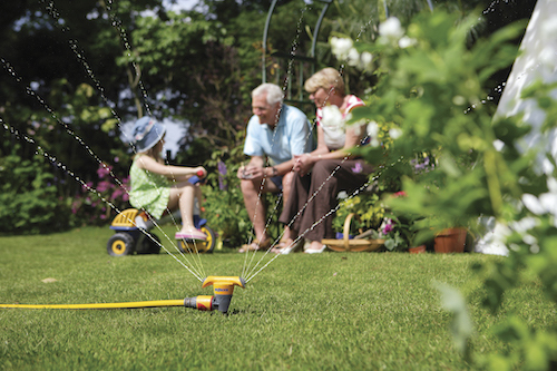 Round Sprinkler Maximum coverage 177 sq m by Hozelock Round Sprinkler Maximum coverage 177 sq m by Hozelock
