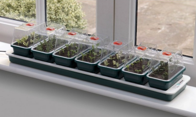 SUPER 7 - Heated Electric Windowsill Propagator GAR-G51MO