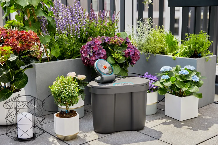 Gardena AquaBloom Water Reservoir Set – Up to 20 Plants Gardena AquaBloom Water Reservoir Set – Up to 20 Plants