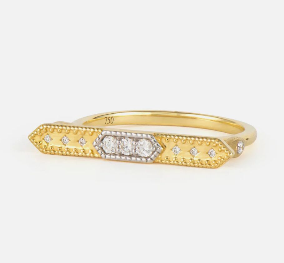 Lisse Elongated Hex Ring