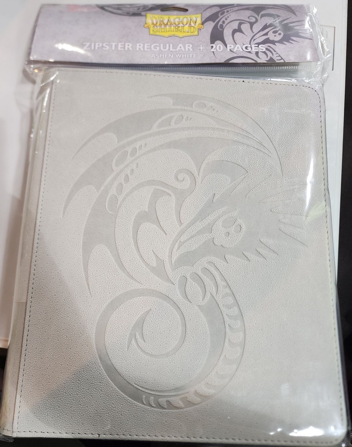 DRAGON SHIELD ZIPSTER ASHEN WHITE