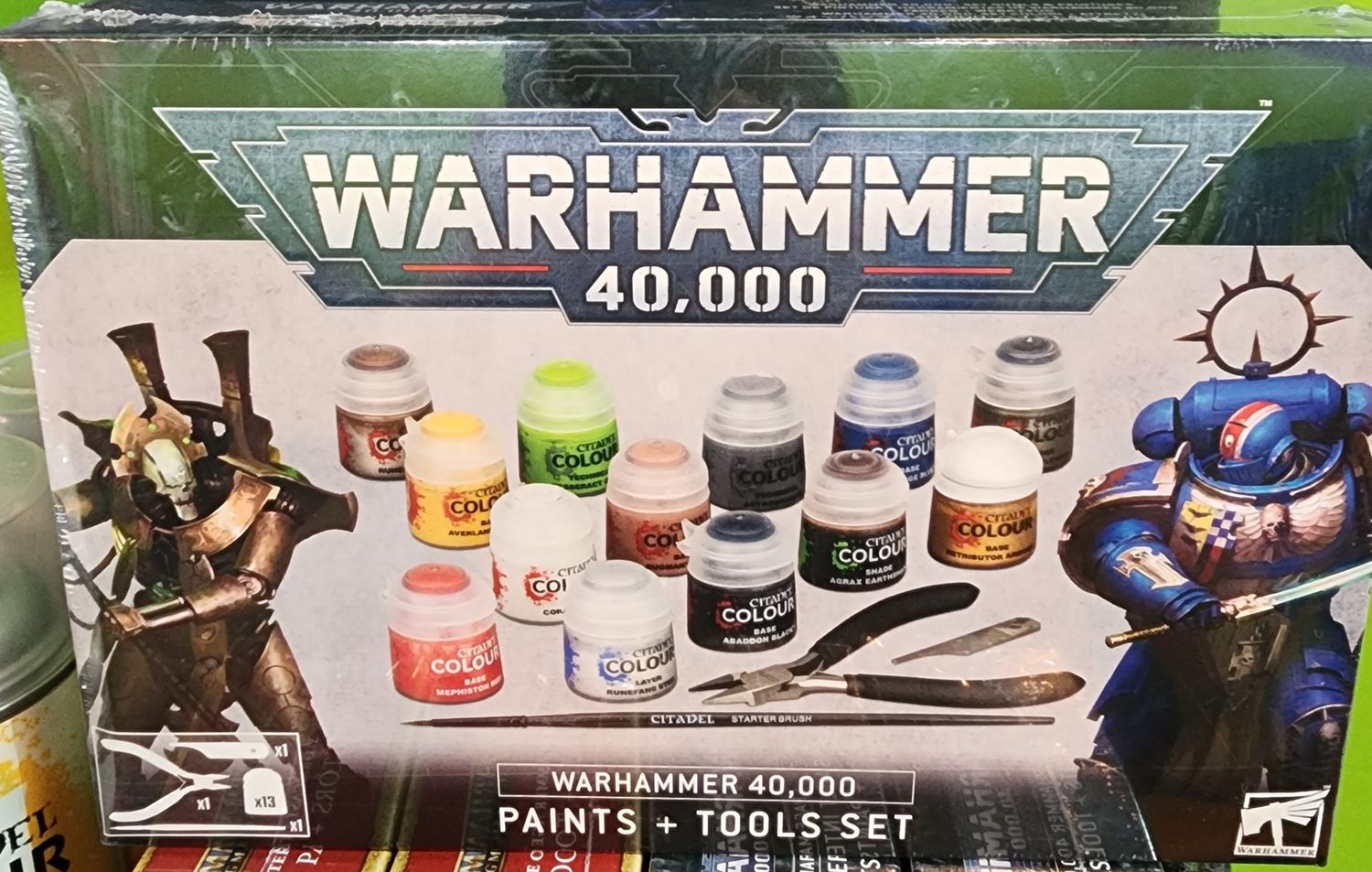 WARHAMMER 40,000 PAINT + TOOLS SET