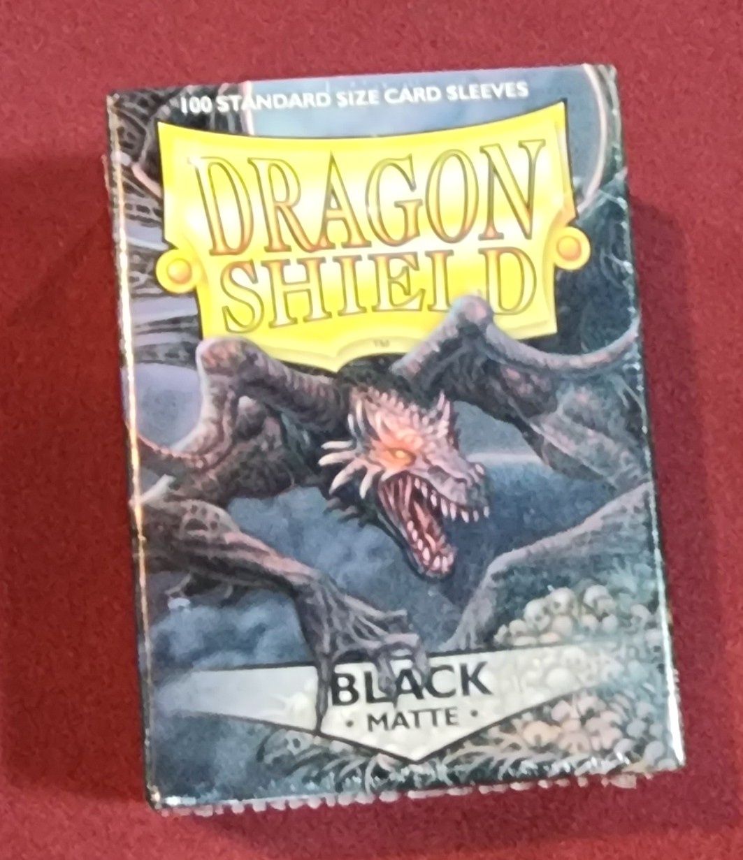 DRAGON SHIELD SLEEVES BLACK