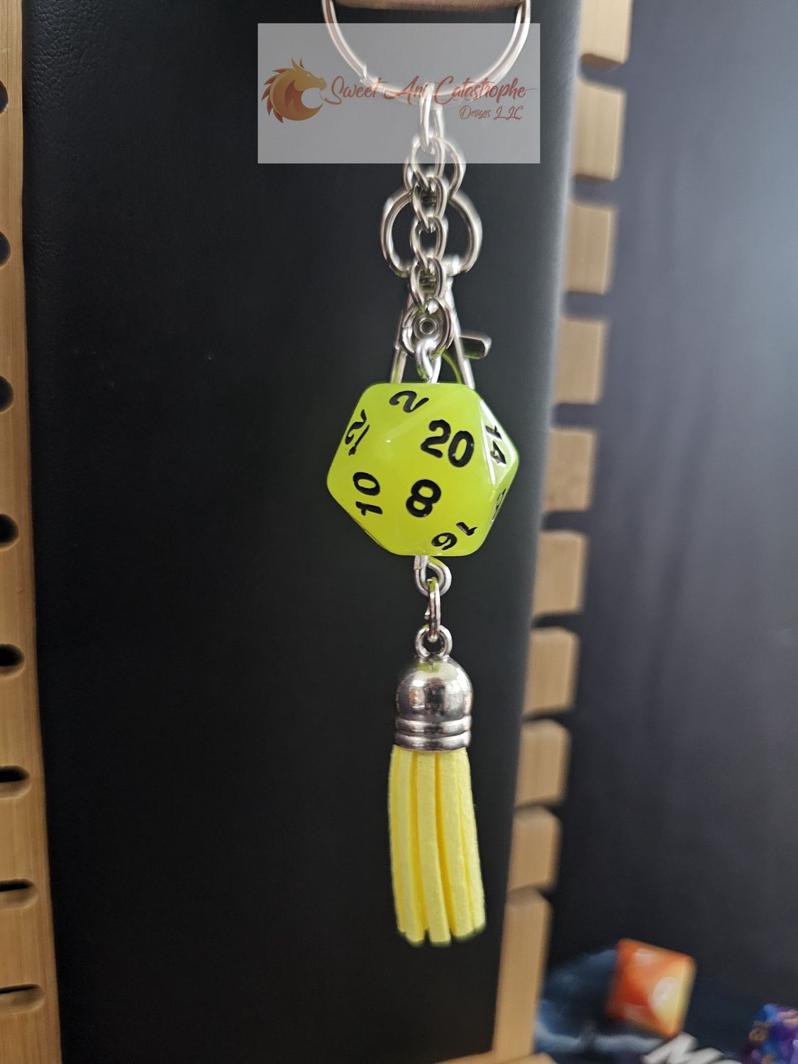 Gardenia D20 Keychain