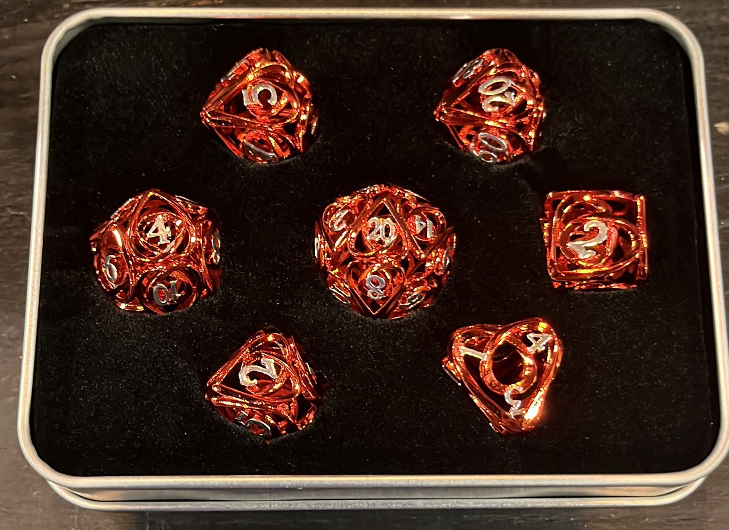 Hollow Hearts: Red Metal Dice Set 