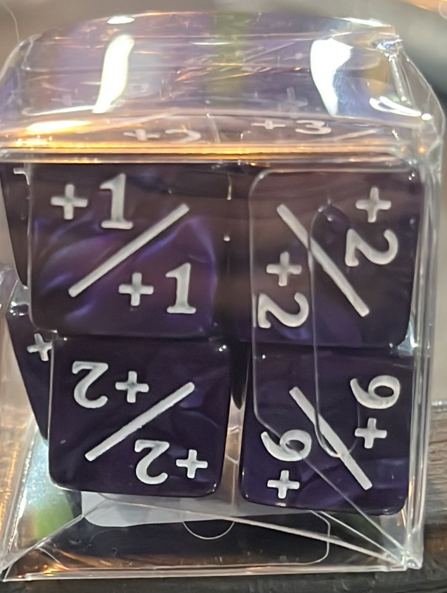 +1/+1 Pearl Purple Counter Dice