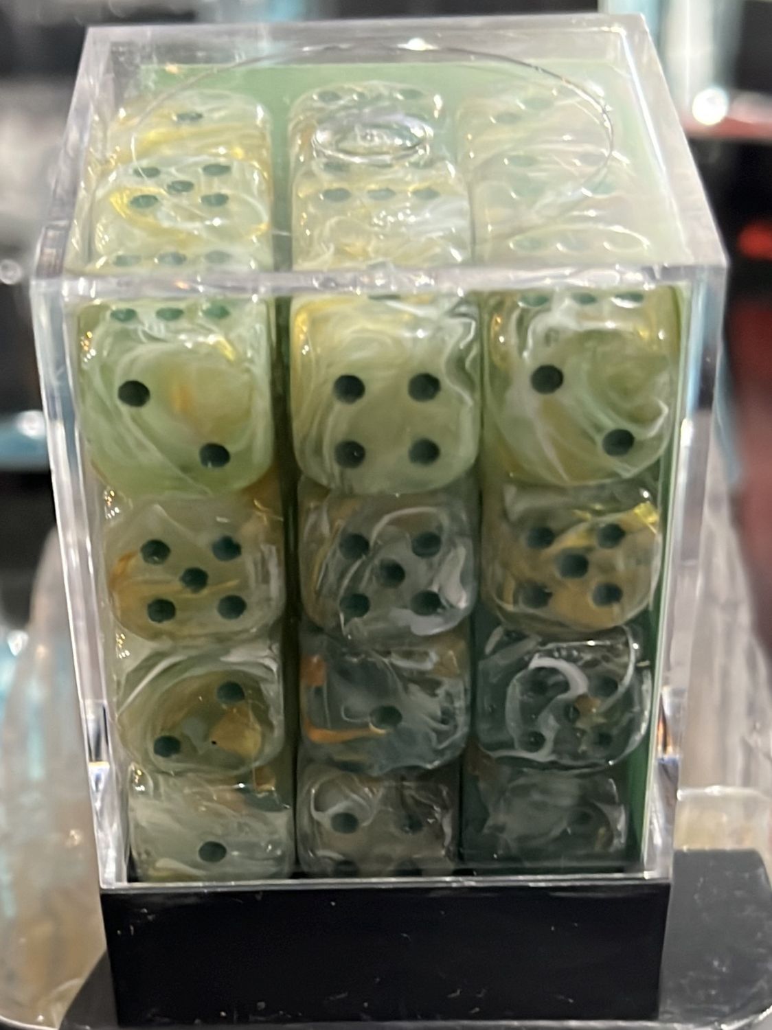 12mm d6 Marble: Green/Dark-Green