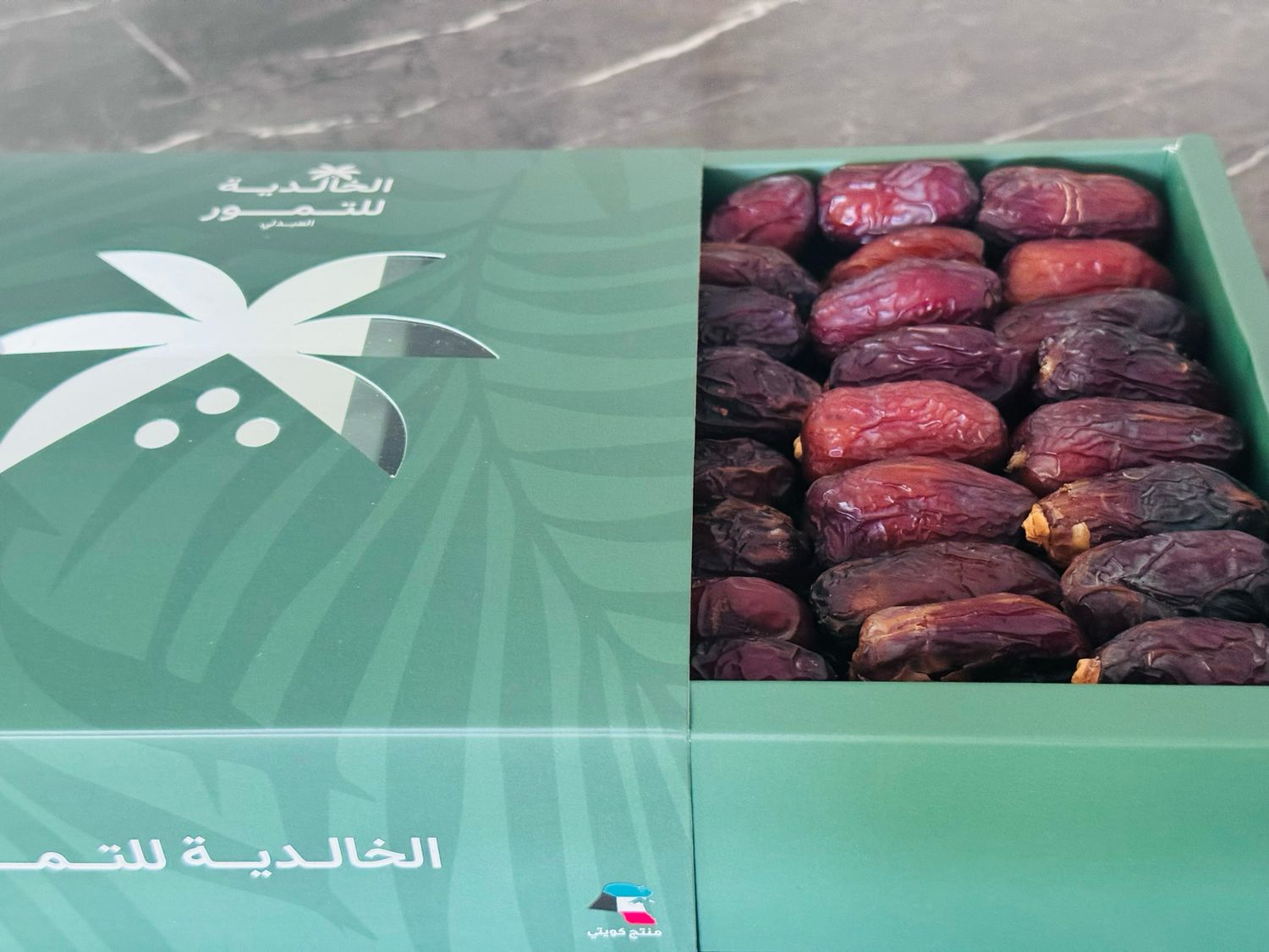 تمر مجدول الفاخر