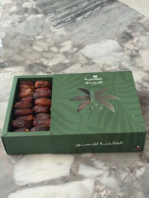 تمر مجدول تنظيف آلي ومعبأ في عبوات نصف كيلو وربع كيلو مناسب للهدايا والمكاتب والأندية الرياضية من غير أي اضافات أو مواد حافظة