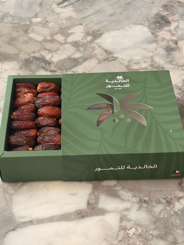 تمر مجدول تنظيف آلي ومعبأ في عبوات نصف كيلو مناسب للهدايا والمكاتب والأندية الرياضية من غير أي اضافات أو مواد حافظة