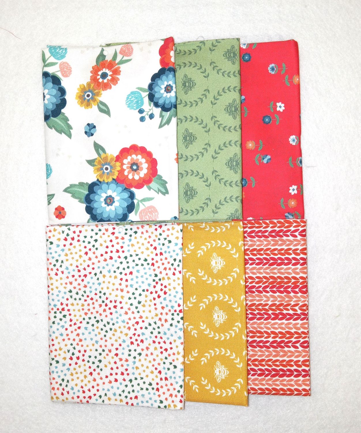 Mini Mystery Bundle #4 - White Blooms &amp; Bees