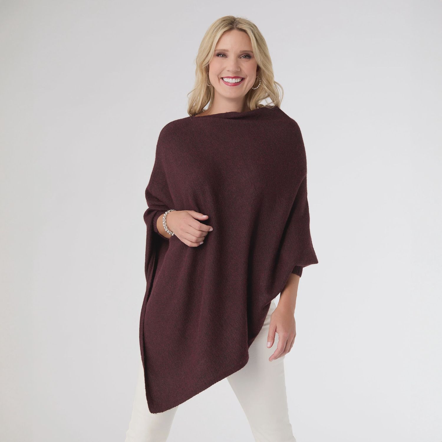 Dylan Poncho / OS